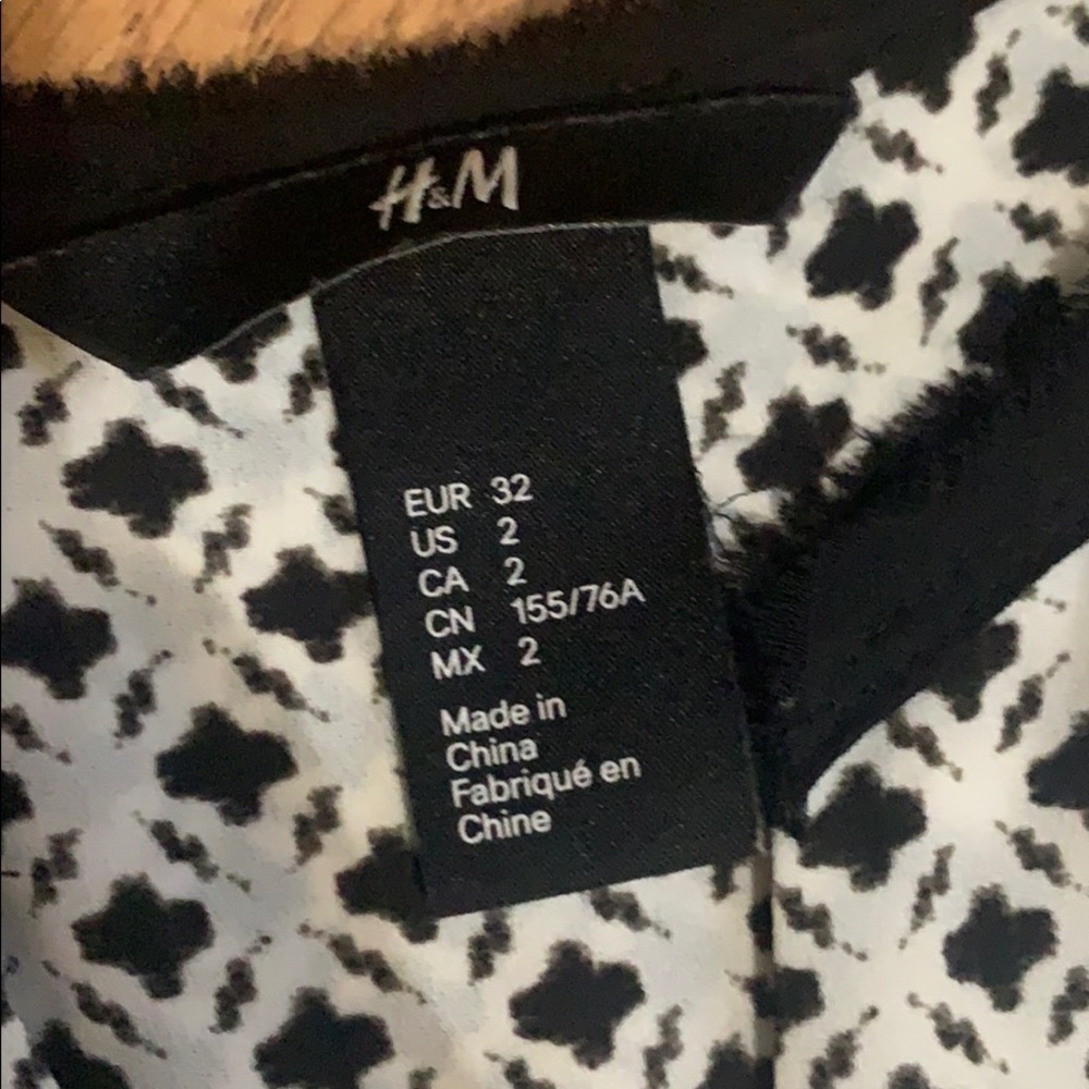 H&M Patterned Blouse - Picture 5 of 5